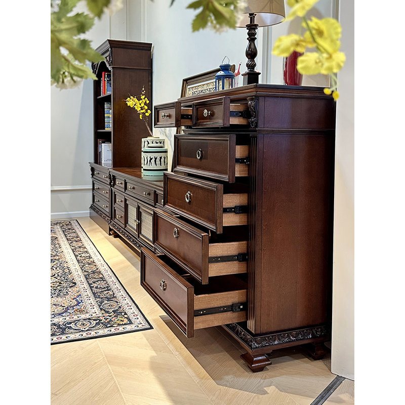 Commode d'appoint sculptée couleur noyer