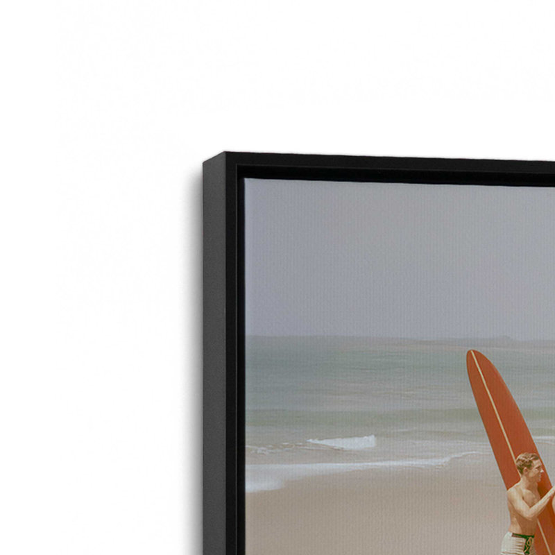 Surf Club Summer sur toile, H 24,75 po x l 36,75 po, Cadre flottant noir satiné