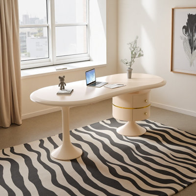 Bureau de style minimaliste léger et luxueux