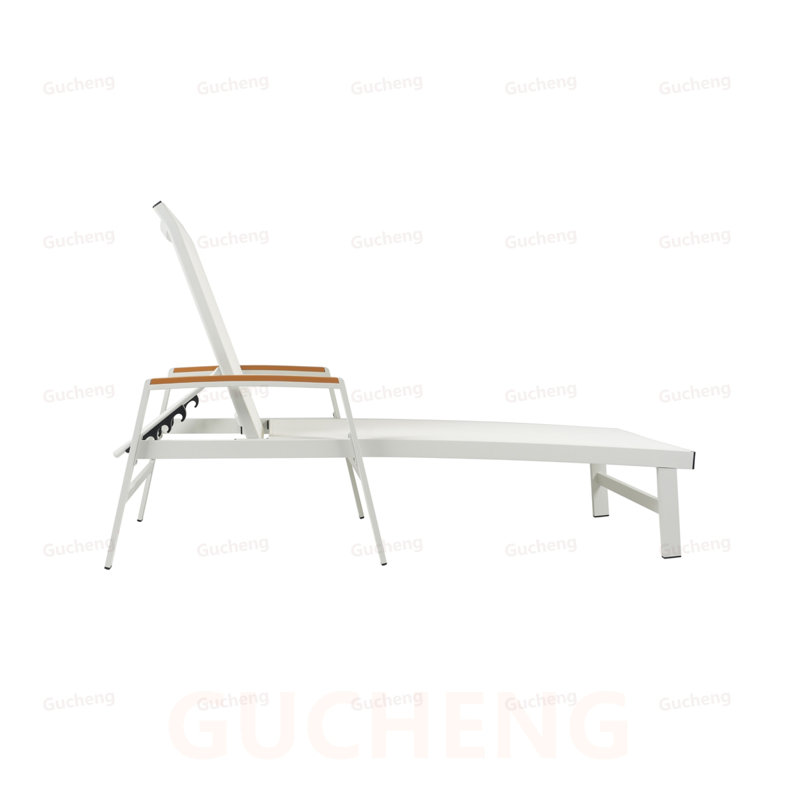 Chaise longue réglable à structure en aluminium avec sièges en filet pour le confort et la durabilité, parfaite pour la détente