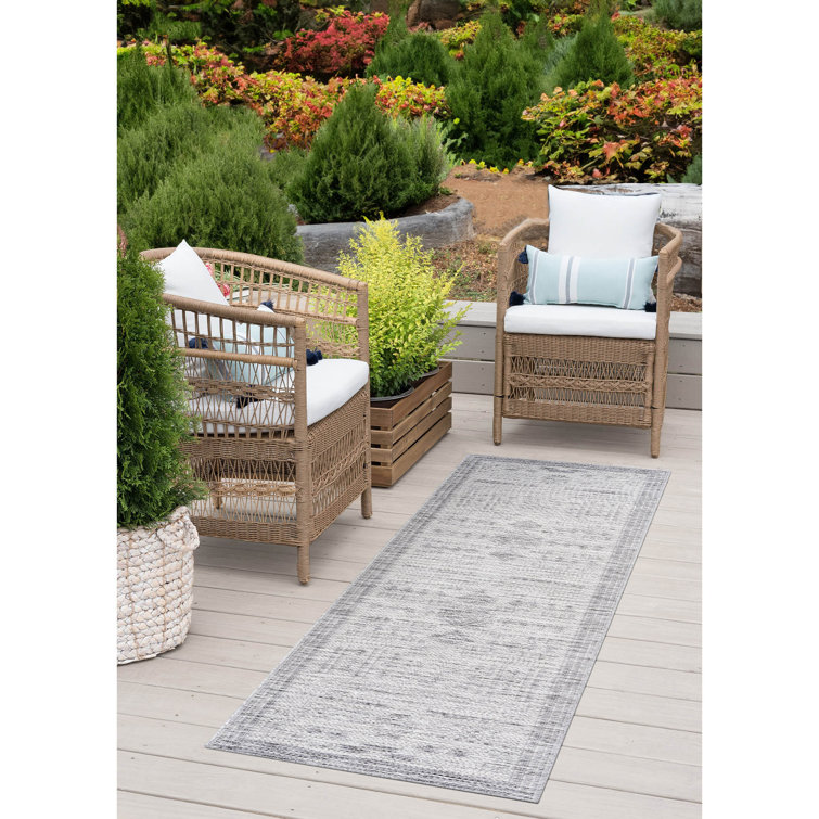 Diana Geometric Gray & Cream Indoor / Outdoor Area Rug 5x7 - ( 5'3'' x 7'3'' )