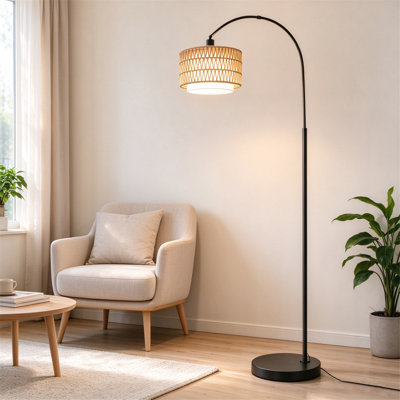 Lampadaire arqué en rotin de 168 cm, hauteur réglable, abat-jour tissé à la main et base en fer noir, style bohème, idéal pour le salon, la chambre ou un coin lecture. Ampoule incluse.