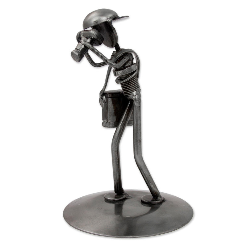 Sculpture auto-recycle de photographe rustique Fraley