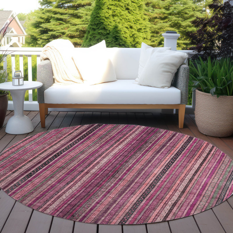 Tapis intérieur / extérieur rose Velatrix, 8 pi x 8 pi