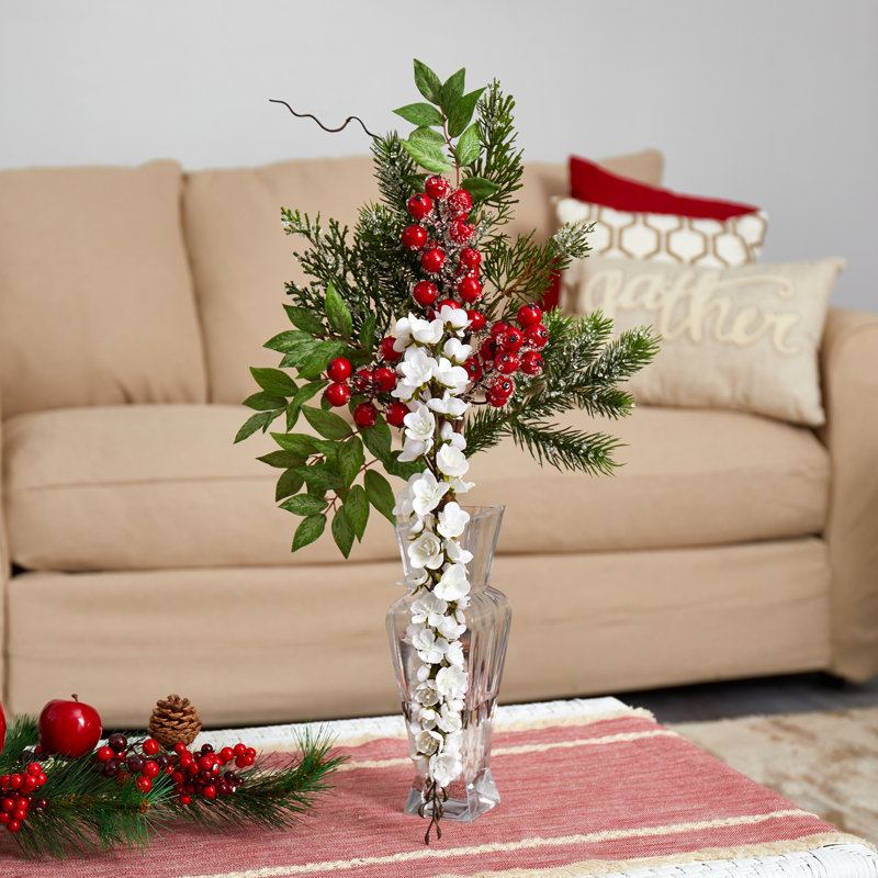 Arrangement floral mélangé dans un vase