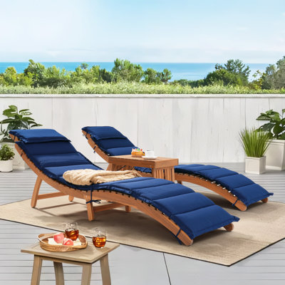 Ensemble de chaises longues inclinables 74,8 po avec coussins et table Rashara