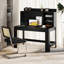 Bureau d'ordinateur moderne avec huche et tablettes de rangement-595437164