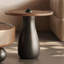 Table à thé en bois de style italien.-1727400734