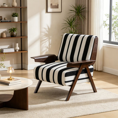 Fauteuil moderne avec accoudoirs élargis des deux côtés Pieds en bois massif confortables