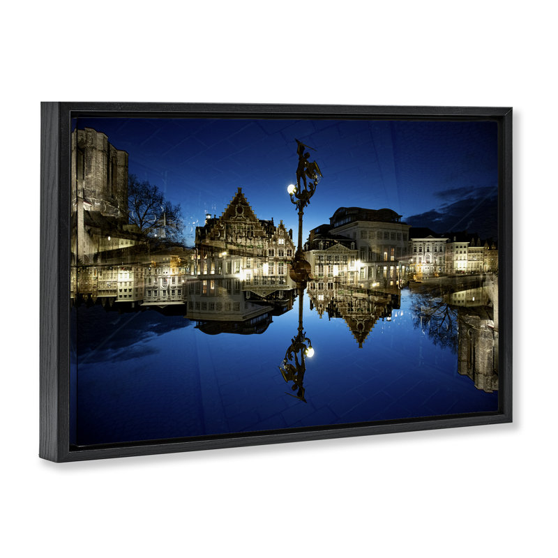 Cadre flottant Illuminated Night Cityscape, design Robin Vandenabeele, Cadre flottant noir de jais, H 17 po x l 25 po