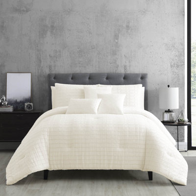 Kasuga Comforter Set
