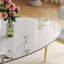 Table de salle à manger luxueuse en marbre ovale avec base en acier inoxydable doré, parfaite pour les salles à manger modernes et élégantes, pour 4 à 6 personnes