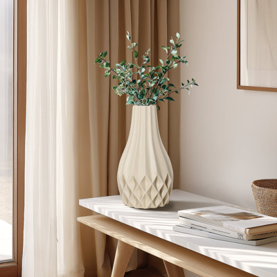 Vase en céramique beige mat 11 "Facetta