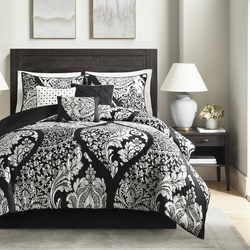 Édredon noir grand - 7 pièces Coton complexe imprimé. Remplir. 2 taies décoratives, 3 coussins, 1 édredon, . Fluffable et confortable taille pièce noir. Très bien. Complet avec lavable à la machine