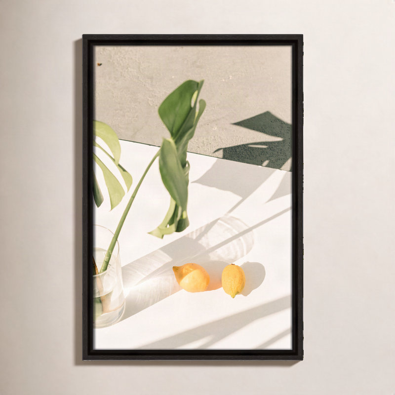 «Citrus & Palms» par Chandra Oh - reproduction encadrée sur toile, H 19,5 po x l 13,5 po x P 2 po, Cadre espresso