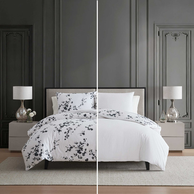 Vera Wang Noir Bouquet Cotton Reversible Grey Comforter Set, King Comforter + 2 King Shams