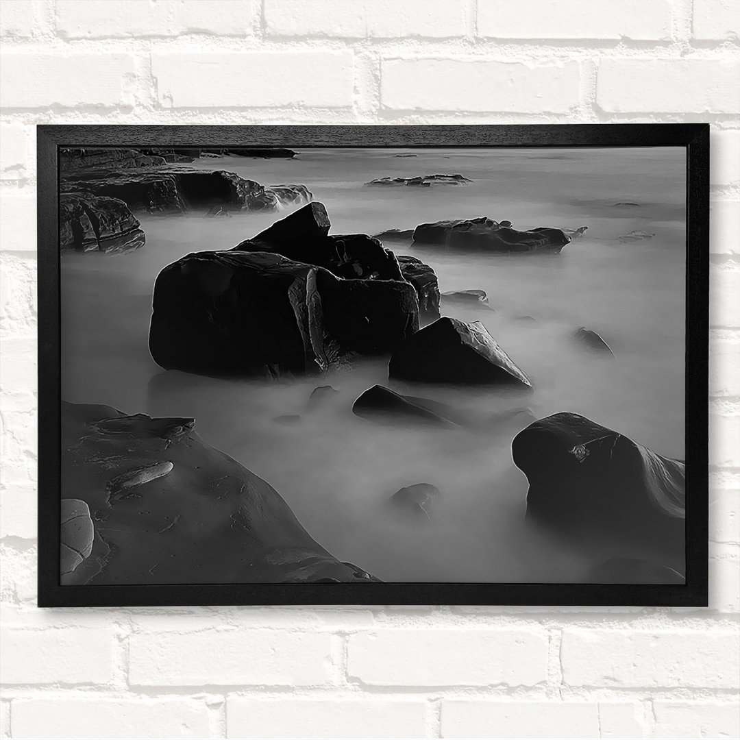 Ocean Rock Serenity B N W Gerahmter Druck