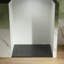Panneaux muraux de douche WOODBRIDGE en surface solide, 3 pièces, à coller, dimensions : 152,4 cm (L) x 91,4 cm (P) x 190,5 cm (H). Ajustables, installation rapide, épaisseur : 3,5 mm, blanc mat, joint gris foncé, motif de carreaux texturés, WWH-603675-S-M-135966732