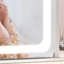 Miroir de maquillage de bureau avec lumière, 22 pouces x 17 pouces, gradation tactile intelligente, sélection de la lumière tricolore, rotation à 360 °, adapté aux besoins de maquillage détaillés, blanc, carré avec coins arrondis.-2037854675-2037854677