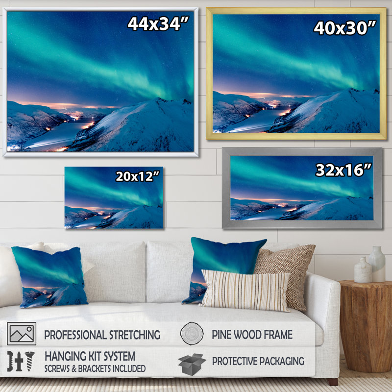 Aurores boréales en Alaska I, H 12 po x l 20 po x P 1 po, Cadre photo noir