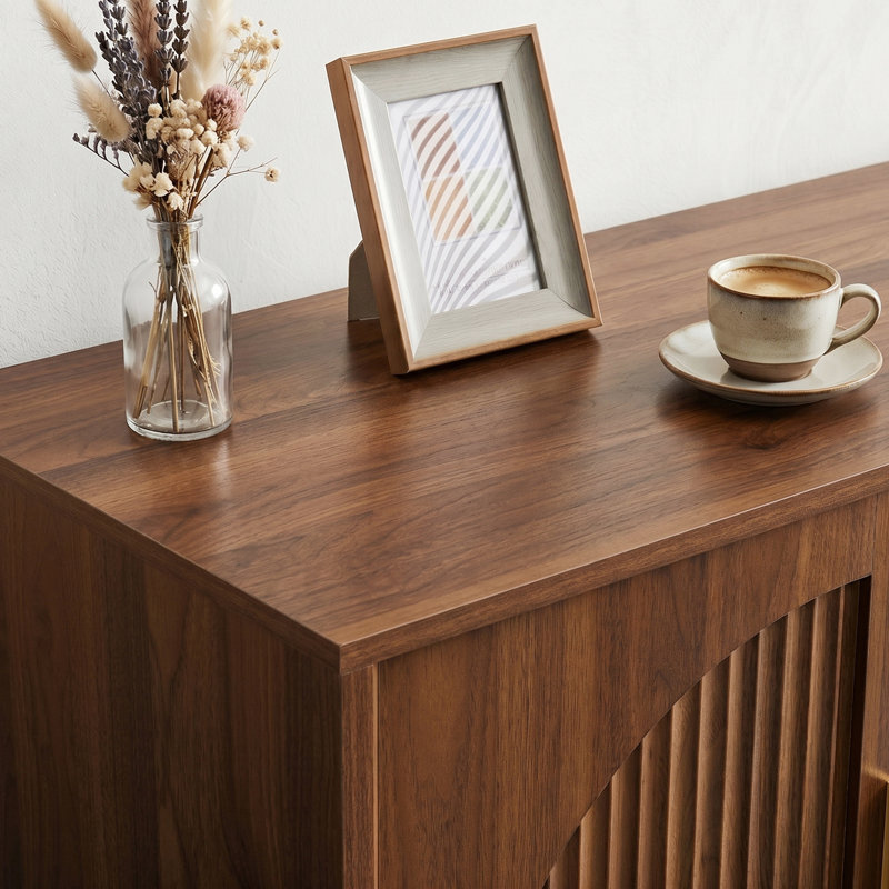 Buffet avec détails arqués inversés, buffet de luxe Mid-Century 63 po, noyer, L 63 po x l 15,7 po x H 31,7 po, Noyer