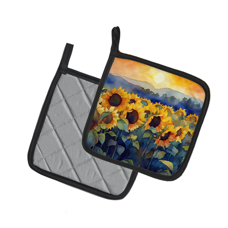 Caroline's Treasures Floral Polyester Potholder Set