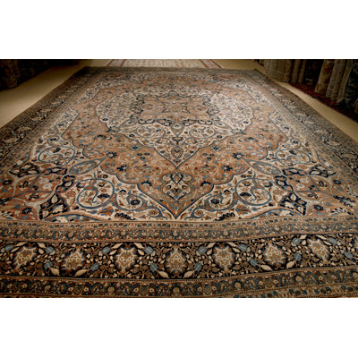 Tapis unique en laine noué à la main beige et rouille de 15 pi x 22 pi 3 po avant 1900