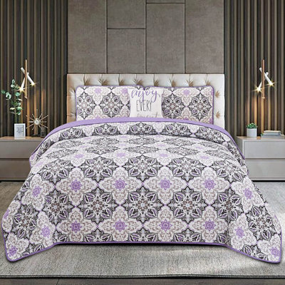 Polyester Paisley Quilt