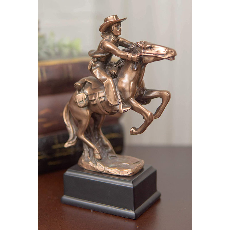 Bissonnette Figurines & Sculptures