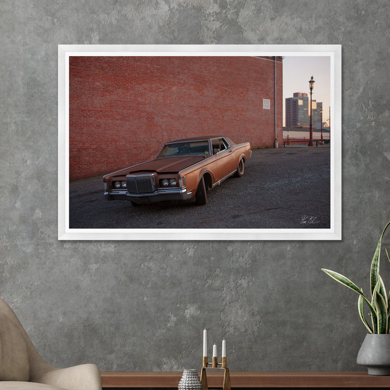 Lincoln Town Car, H 35,5 po x l 54,75 po x P 1,5 po, Cadre blanc