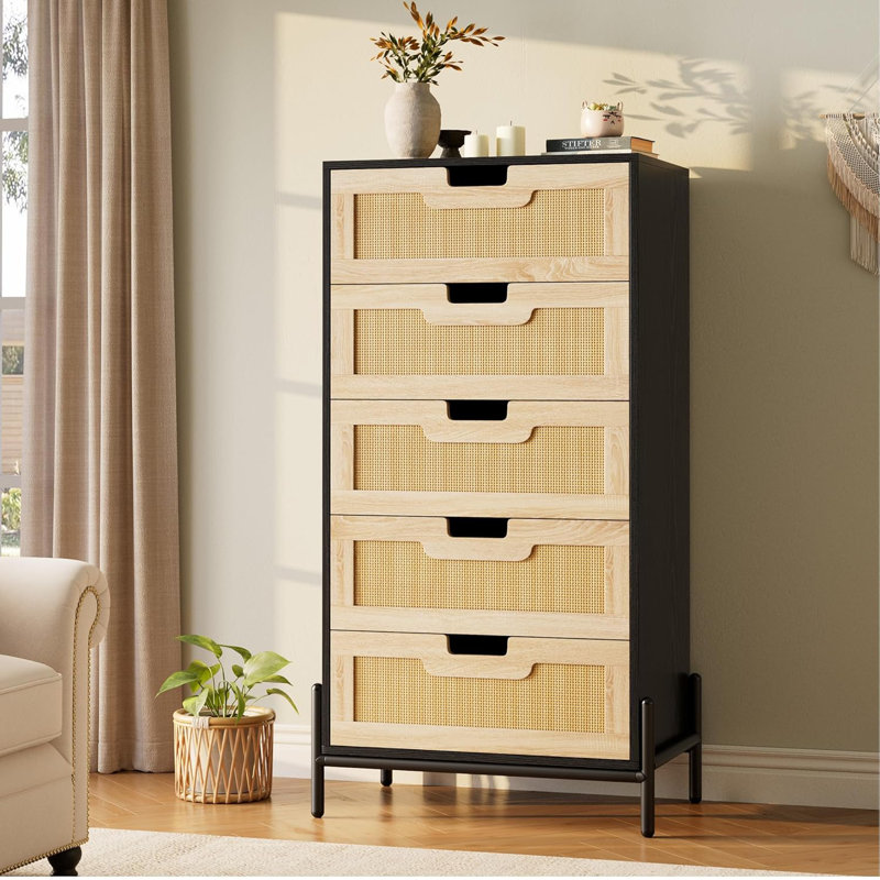 Commode haute à 5 tiroirs en rotin - noir + chêne, pieds robustes, vestibule ou chambre de bébé