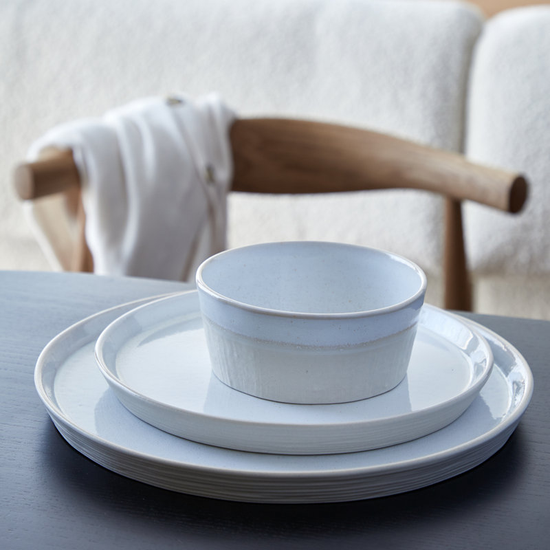 Nótos Handmade Stoneware Salad/Dessert Plate, Cream