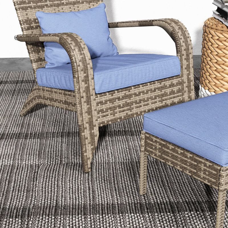 Chaise de jardin et design classique - mobilier gris avec chaise d'extérieur. Conception confortable, grand siège, toutes saisons, pour terrasse, porche, cour avant, jardin