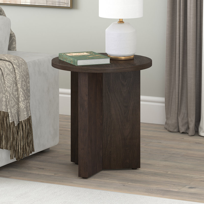 Table d'appoint ronde de 20 po en aulne brun Anders, Brun aulne
