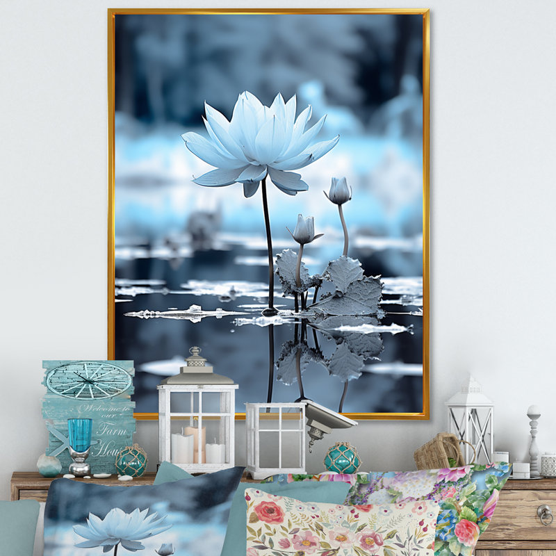 Monochromes bleus et blancs Winters Reflection I - Art mural sur toile florale, H 32 po x l 24 po x P 1 po