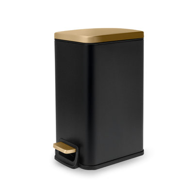 Poubelle rectangulaire étroite 1,6 gallons Moorefield Forte avec couvercle à fermeture douce, seau intérieur amovible et pédale, noir mat et or