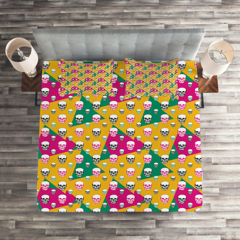 Skull Polyester Geometric Shapes Coverlet, King Bedspread + 2 Shams
