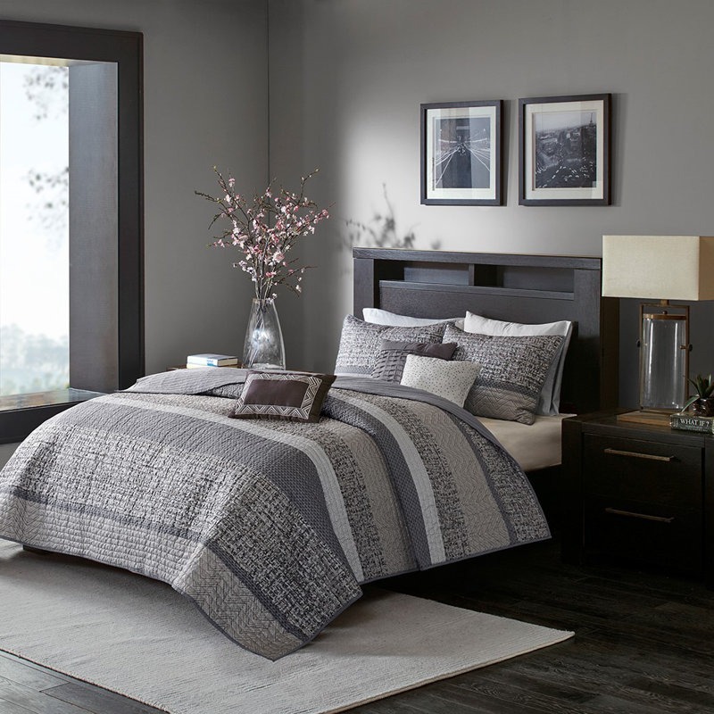 Full/Queen Grey and Taupe Reversible Jacquard Quilt Set
