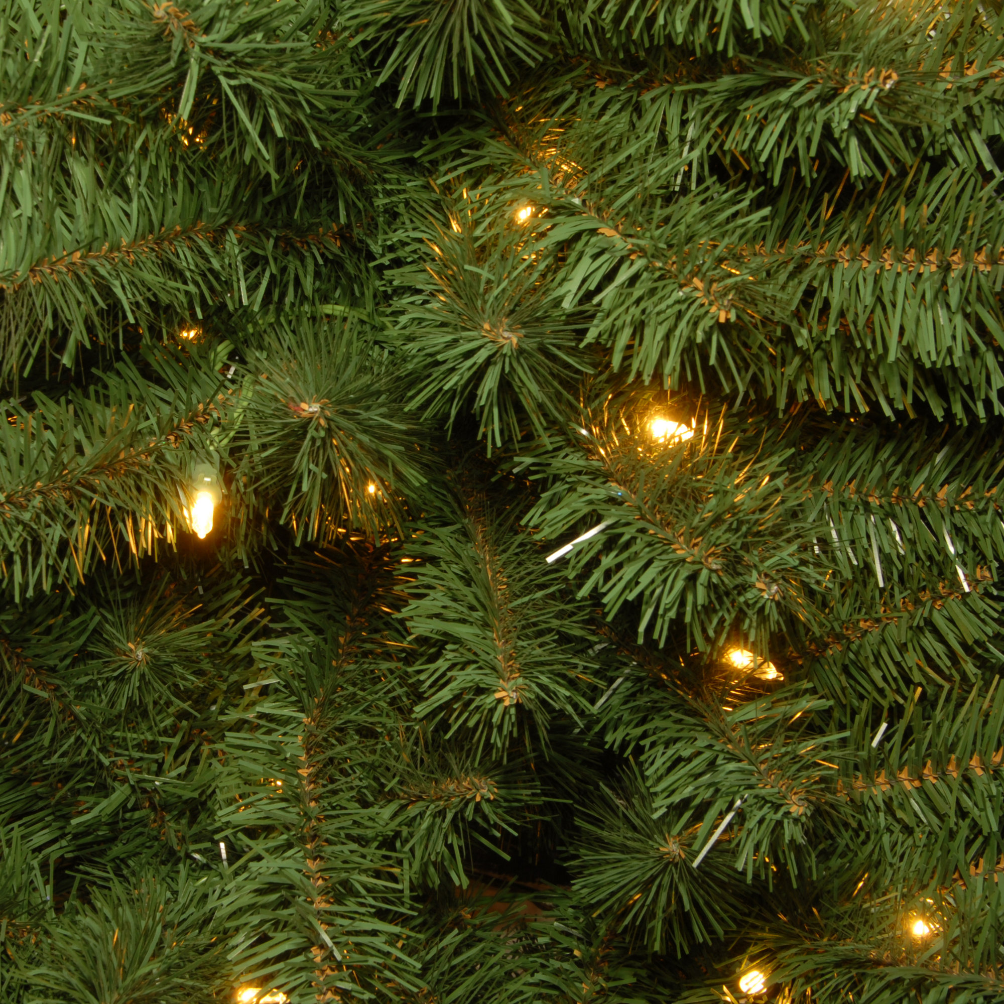 The Holiday Aisle® 24" Kincaid Spruce Wreath with Lights, Clear/White Lights