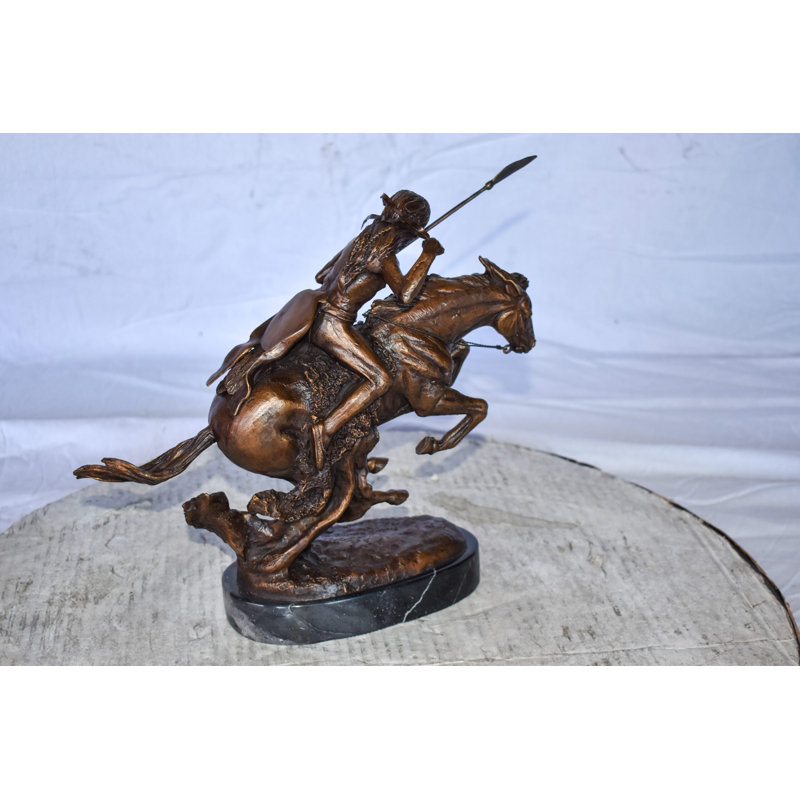 Statue Inso Cheyenne Remington en bronze sur marbre taille: 12 po x 4 po x H 12 po
