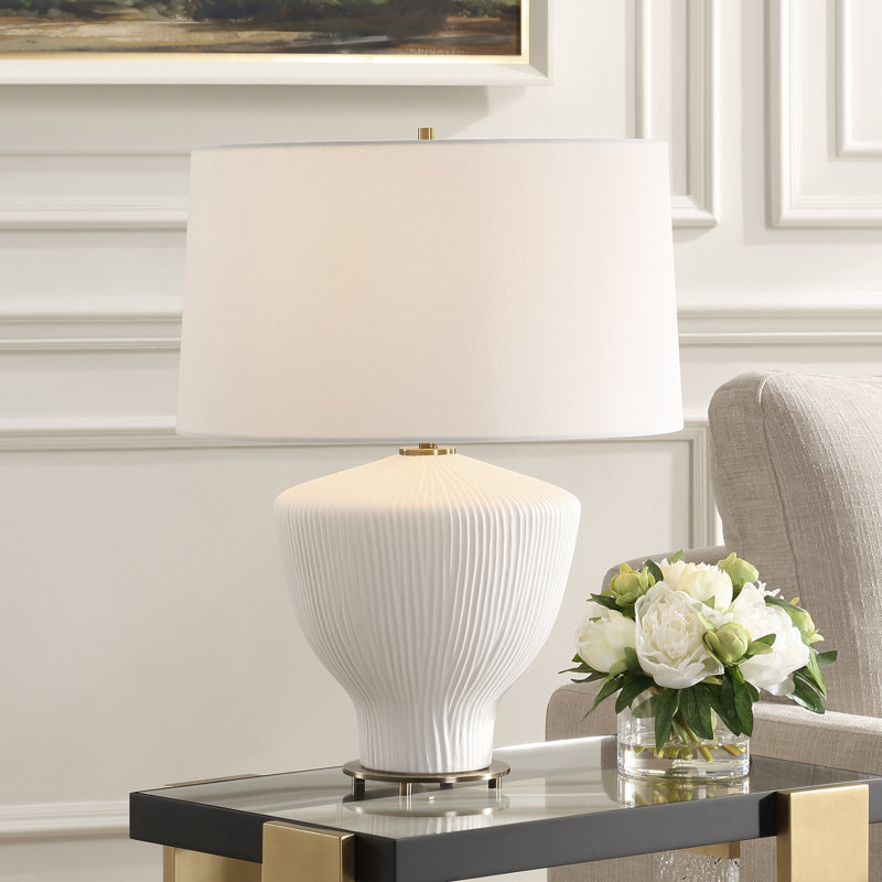 Vesa White Table Lamp