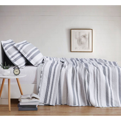 Casual Polyester Striped Quilt