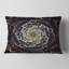 Coussin à motif floral argenté en tissu métallique argenté