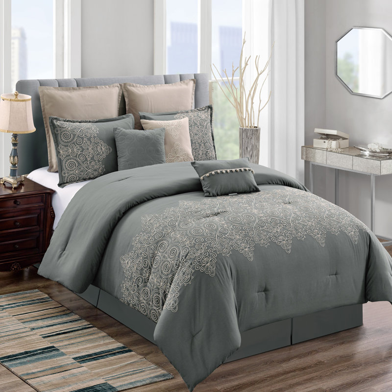 Oakley Polyester Abstract Comforter, Queen Comforter + 7 Additional Pieces