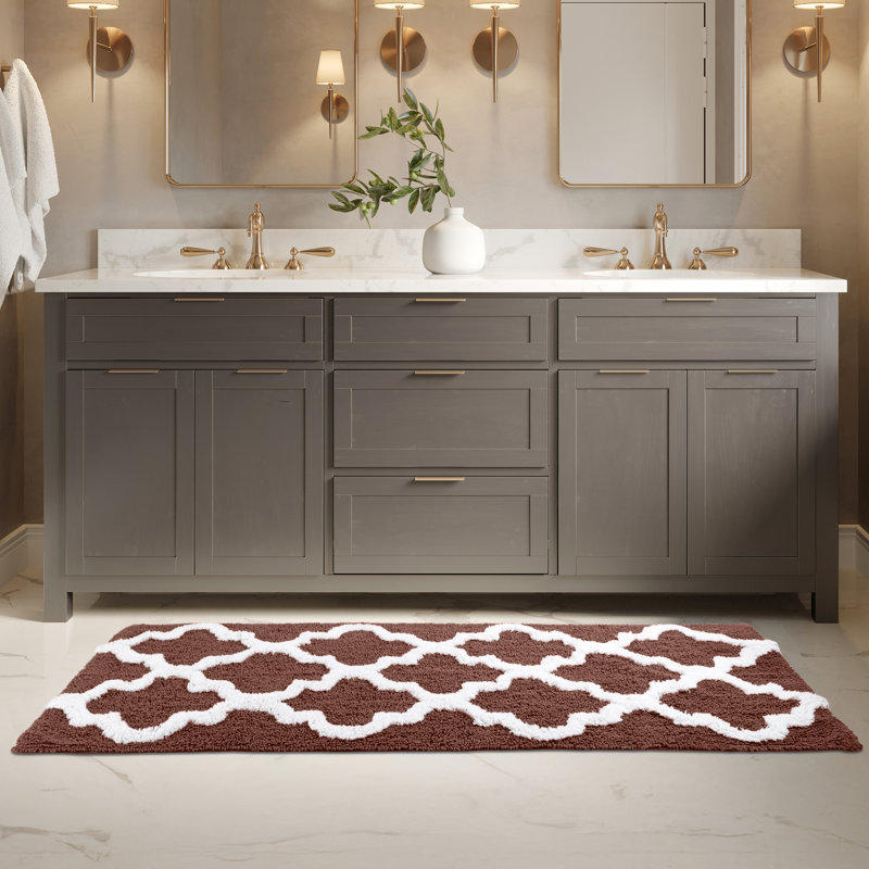 Tapis de salle de bain en coton 24 po x 60 po avec motif de treillis et base antidérapante Freida - lavable à la machine