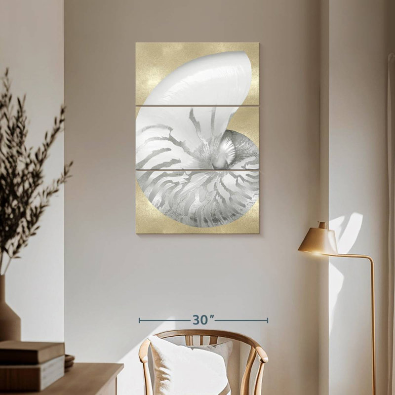 Silver pearl shell on gold i Aletra, H 57 po x l 36 po