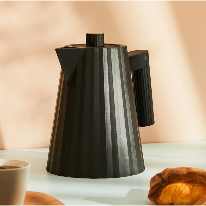 Plissé Electric Kettle, Black, Small