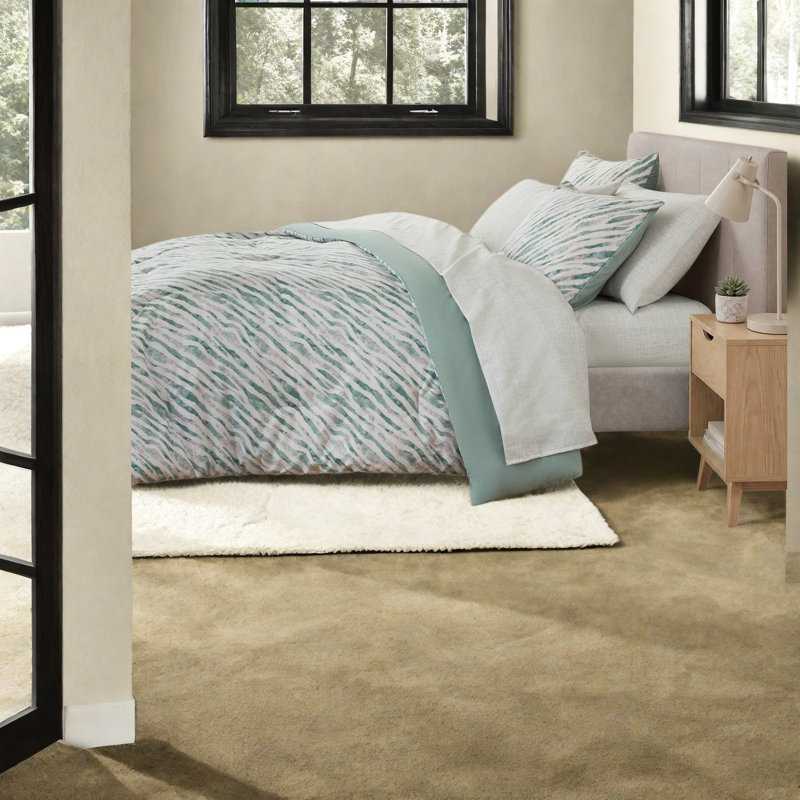 Ensemble de literie complet, couette et draps en polyester vert, style moderne.