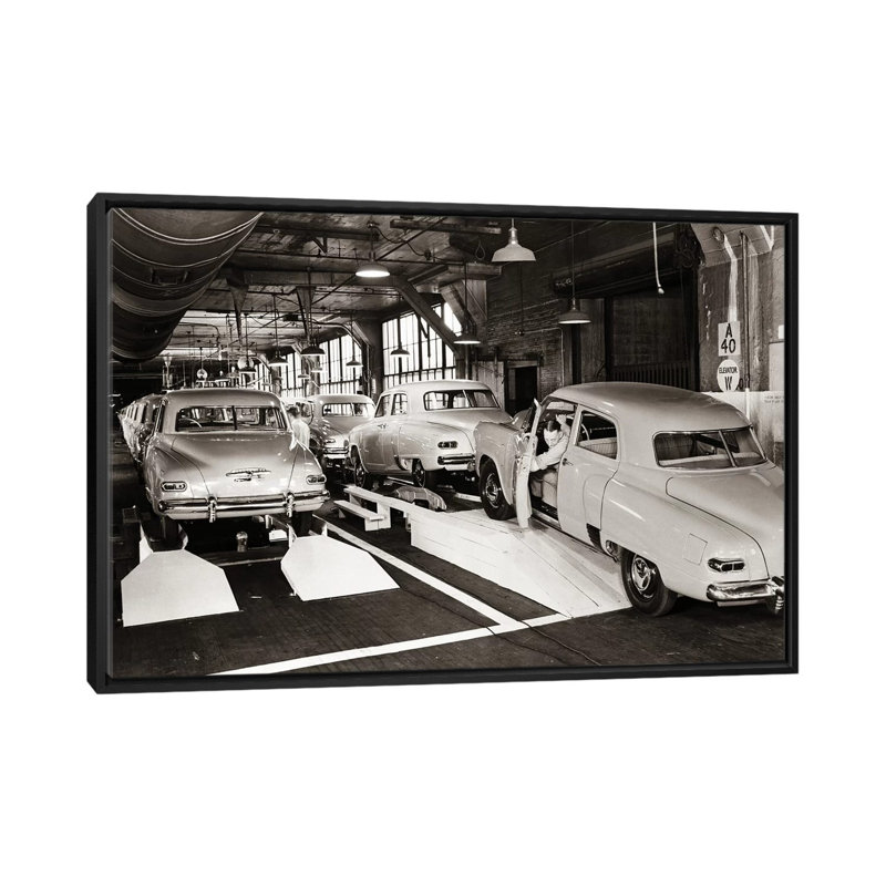 « années 1950 studebaker voiture production assembly », reproduction de photo sur toile tendue, H 18 po x l 26 po x P 1,5 po