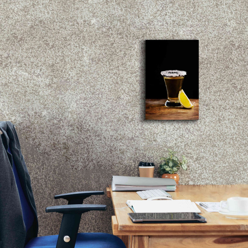 Toile rouge «One Téquila» par Epic Portfolio, H 18 po x l 12 po x P 0,75 po